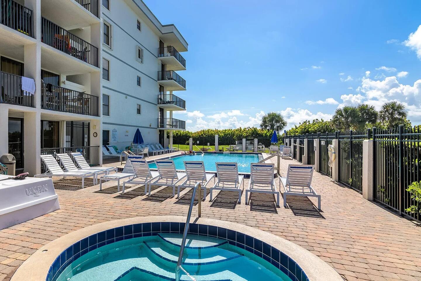 BeachFront | POOL | hottub, Ez check-in